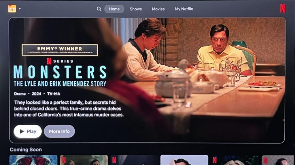 Alt: IPTV vs Netflix streaming comparison